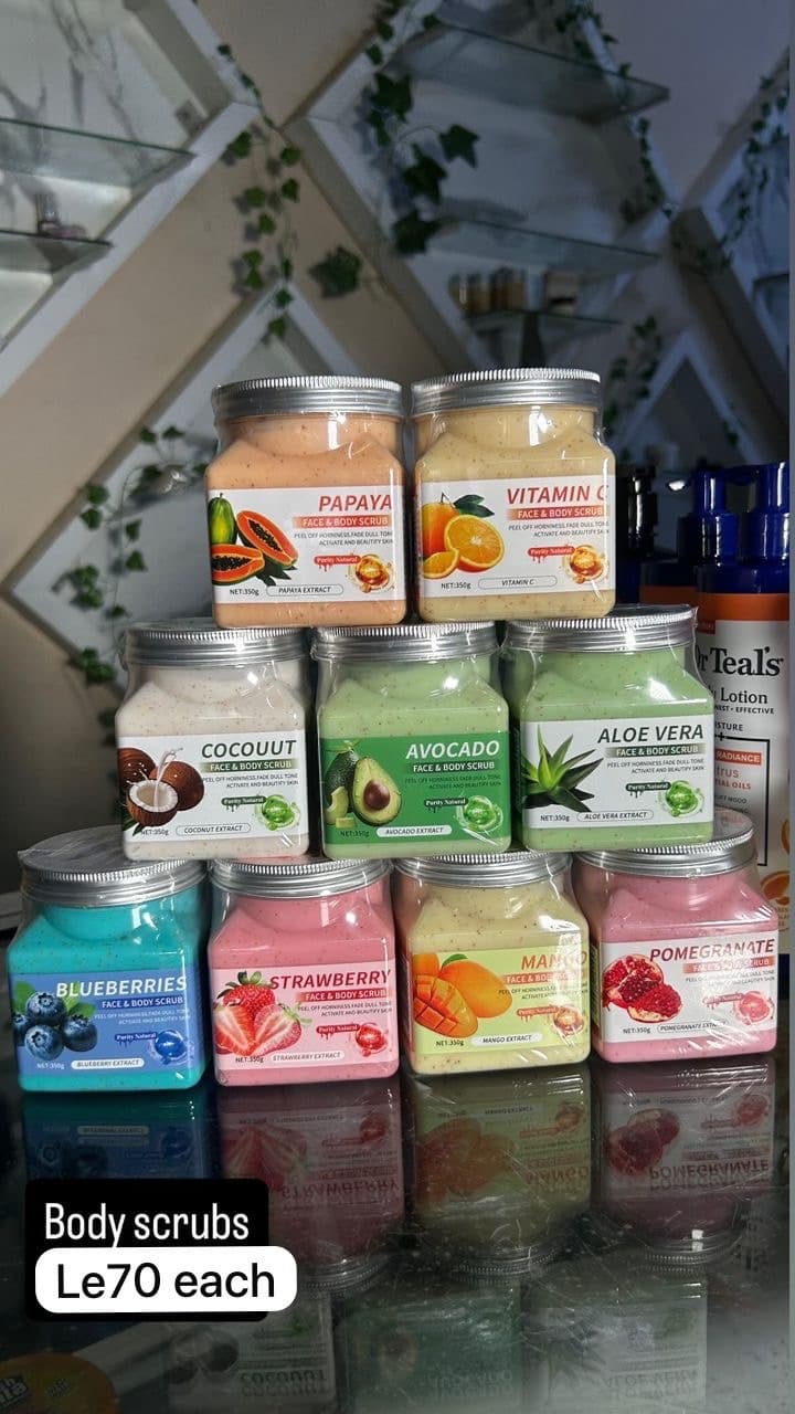 Aloe vera scrub mixed coconut papaya.